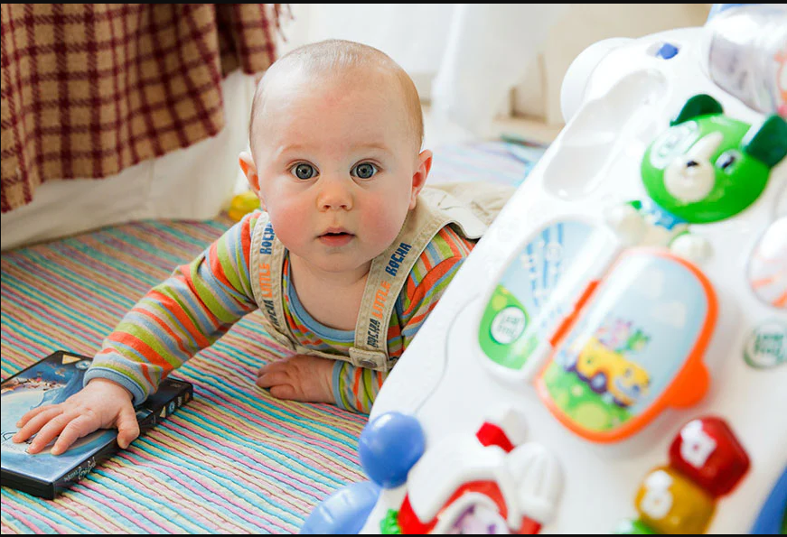 Creative and fun birthday return gift items for kids including stationery, DIY kits, and themed goodie bags – KidsPitara 2025 collection